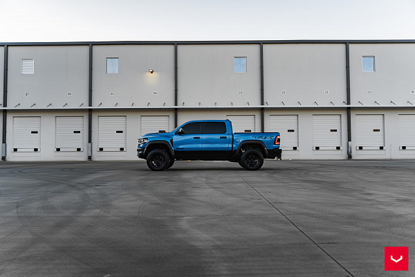 Фото дисков Vossen HFX-1 (6-Lug) Черный сатин на Ram 1500 V
