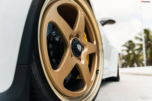 Фото дисков HRE 527 Сатиновое золото на Porsche 911 VII