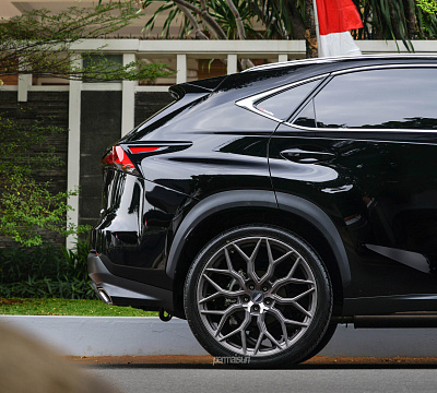 Фото дисков Vossen HF-2 на Lexus NX I
