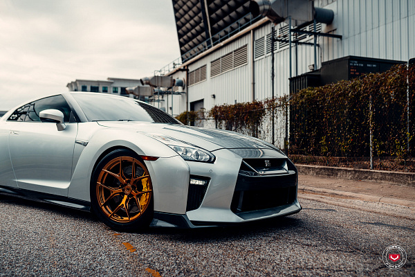 Фото дисков Vossen S21-01 Глянцевая темная медь на Nissan GT-R