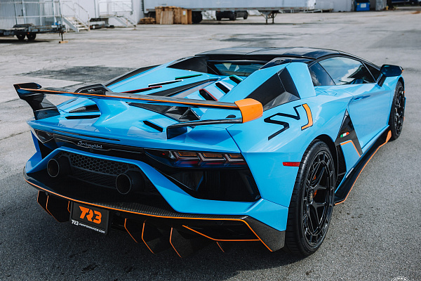Фото дисков Vossen LC3-01 Черный глянец на Lamborghini Aventador