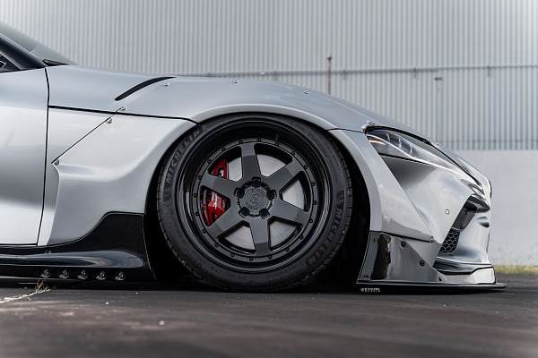 Фото дисков Strasse Wheels S6 Competition Черный сатин на Toyota Supra A90