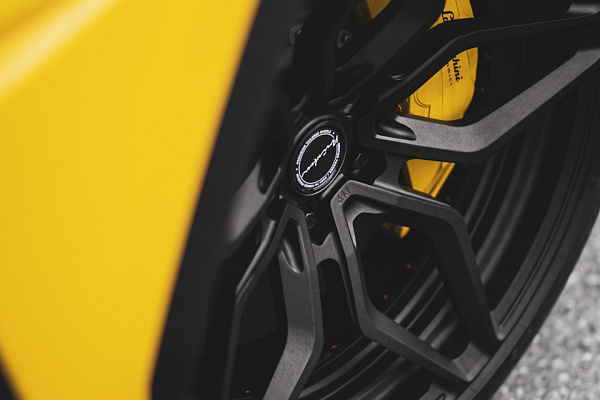 Фото дисков Brixton Forged PF9 Черный сатин на Lamborghini Urus