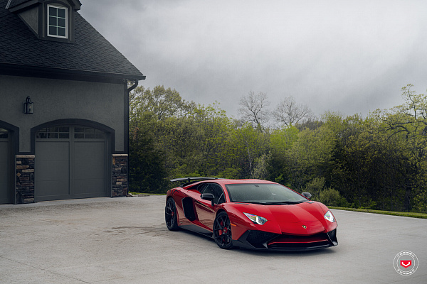 Фото дисков Vossen S21-01 Черный глянец на Lamborghini Aventador
