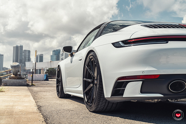 Фото дисков Vossen EVO-2 Черный сатин на Porsche 911 VIII