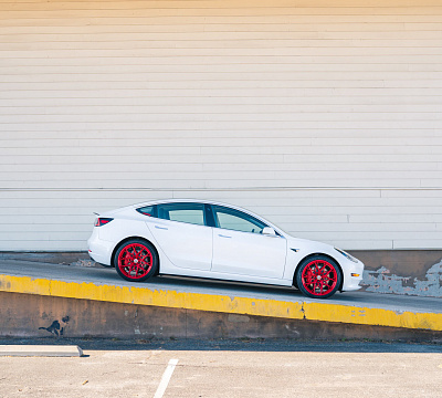 Фото дисков HRE FF10 на Tesla Model 3