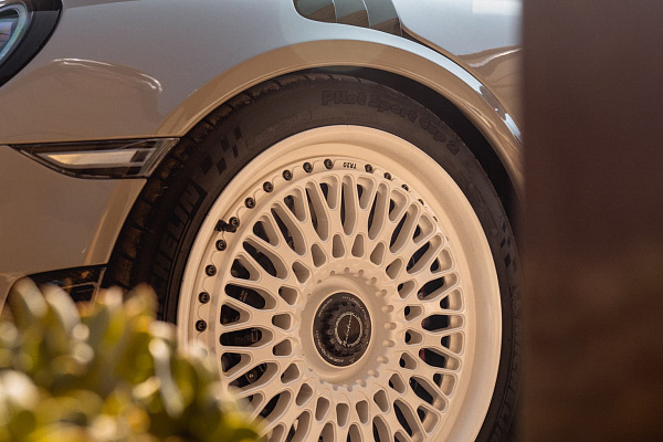 Фото дисков Brixton Forged TR20 Белый глянец на Porsche 911 VII