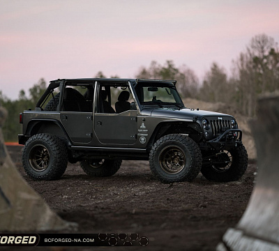 Фото дисков BC Forged LE10 // MLE10 на Jeep Wrangler III (JK)