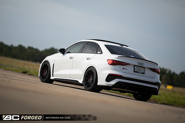 Фото дисков BC Forged KZ10 Черный глянец на Audi A/S/RS 3 (8Y)