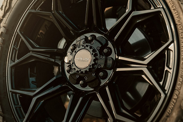 Фото дисков 4PLAY 4P83 Черный глянец на Toyota Tundra III