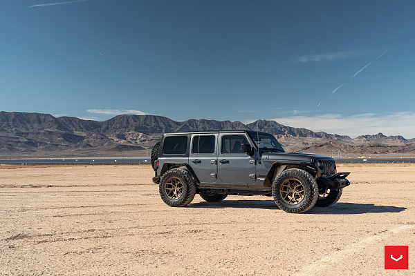 Фото дисков Vossen HF-5 Сатиновая бронза на Jeep Wrangler IV (JL)
