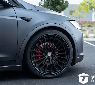 Фото дисков HRE S209H на Tesla Model X