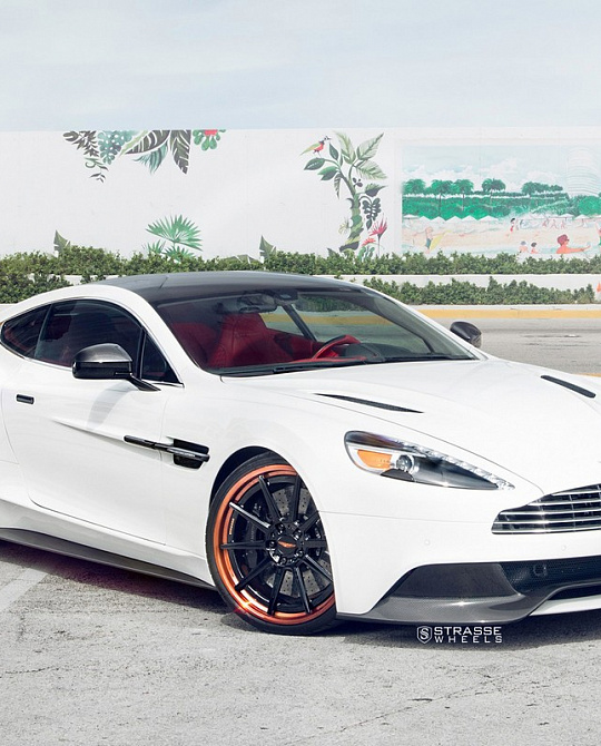 Фото дисков R10 Deep Concave FS Черный глянец на Aston Martin Vanquish 2