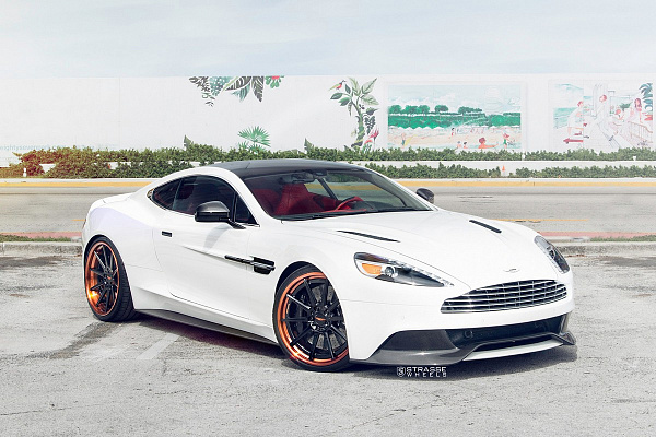 Фото дисков Strasse Wheels R10 Deep Concave FS Черный глянец на Aston Martin Vanquish 2