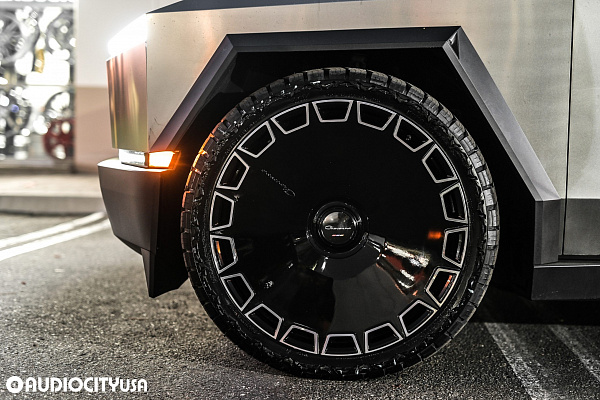 Фото дисков Giovanna Dicotto Алмазная проточка на Tesla Cybertruck