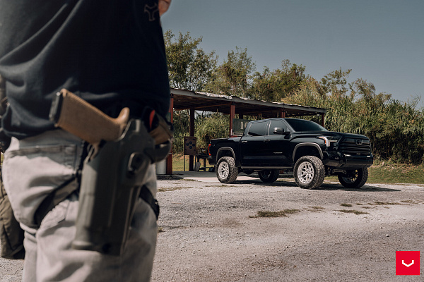 Фото дисков Vossen HFX-1 (6-Lug) Серебро на Toyota Tundra III