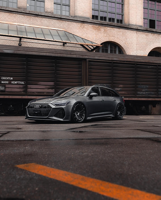Фото дисков R807 Черный глянец на Audi A/RS 6 (C8)