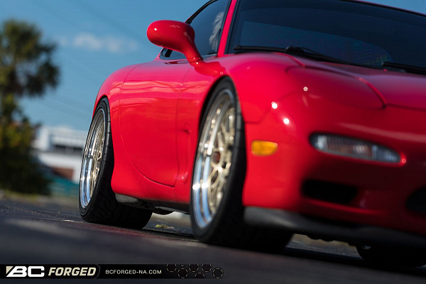 Фото дисков BC Forged LE81 // MLE81 Глянцевая шампань на Mazda RX-7 III