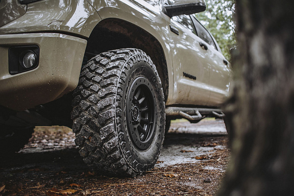 Фото дисков Black Rhino DUGGER  на Toyota Tundra II