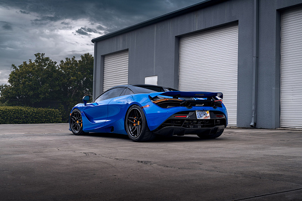 Фото дисков Strasse Wheels SV4 Deep Concave FS Черный сатин на McLaren 720S