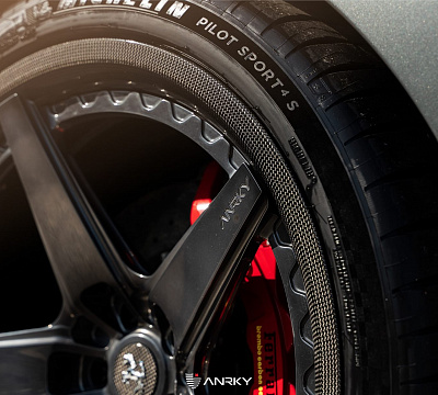 Фото дисков Anrky RS5.3 на Ferrari 812
