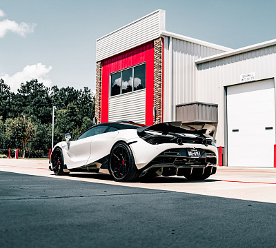Фото дисков Strasse Wheels SM5R Deep Concave FS на McLaren 720S