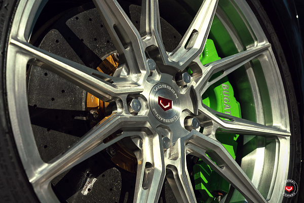 Фото дисков Vossen EVO-2R Глянцевый лак на Bugatti Veyron