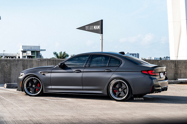 Фото дисков Strasse Wheels S5 Track Черный сатин на BMW 5/M5 (G30/F90)