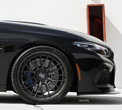 Фото дисков Strasse Wheels SV10M Track на BMW 8/M8