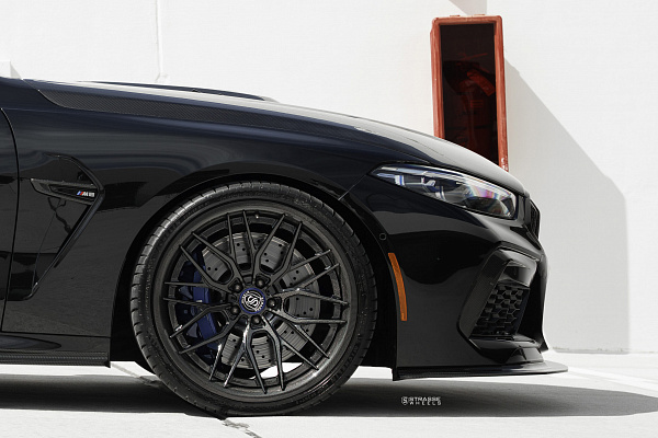Фото дисков Strasse Wheels SV10M Track Другой цвет на BMW 8/M8