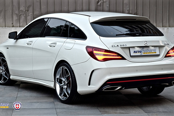 Фото дисков HRE FF11 Серебро на Mercedes-Benz CLA (C117, X117)