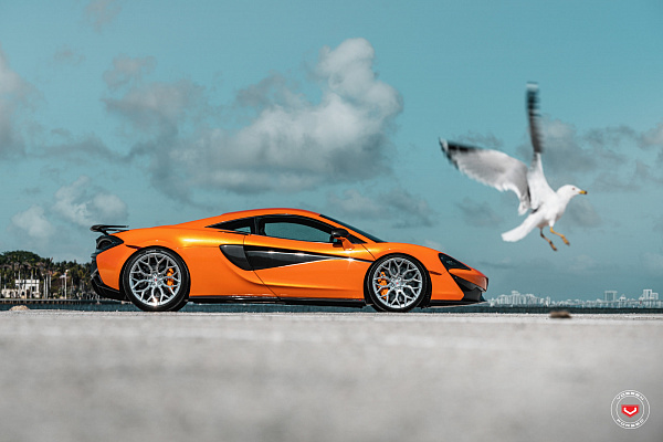 Фото дисков Vossen S17-01 Полированный лак на McLaren 570S