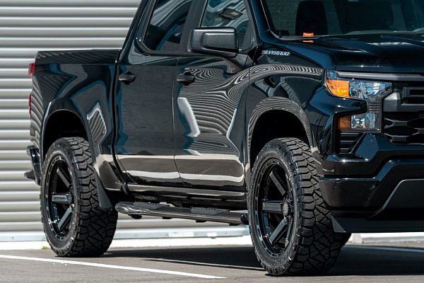 Фото дисков 4PLAY 4P63 Черный глянец на Chevrolet Silverado IV