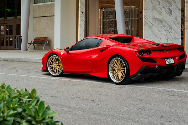 Фото дисков Anrky S3-X1 Сатиновое золото на Ferrari F8