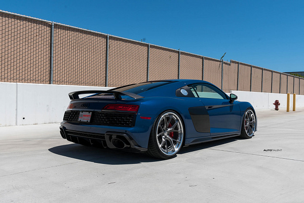 Фото дисков HRE S101 Глянцевый темный лак на Audi R8 (4S)