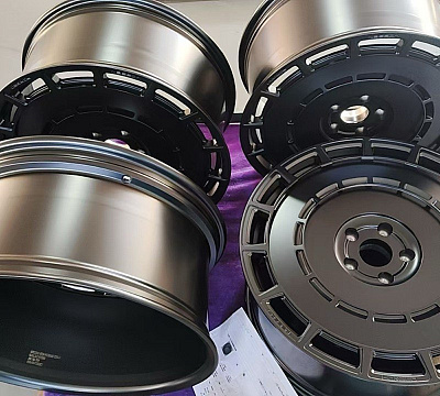 22" диски в стиле Vossen LC3-11 в цвете черный сатин