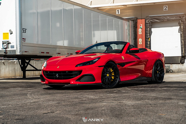 Фото дисков Anrky AN11 Черный глянец на Ferrari Portofino