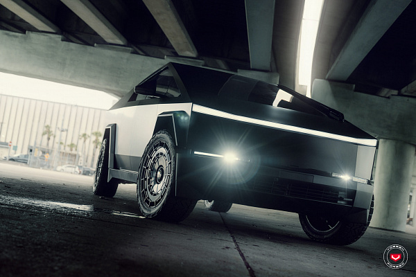 Фото дисков Vossen LC3-11 Черный глянец на Tesla Cybertruck