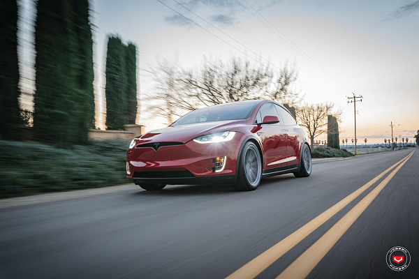Фото дисков Vossen ML-X2 Серебро на Tesla Model X