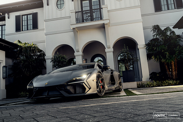 Фото дисков NOVITEC NL5 Черный глянец на Lamborghini Revuelto