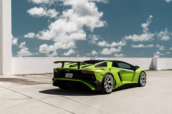 Фото дисков HRE S111SC Полированный лак на Lamborghini Aventador