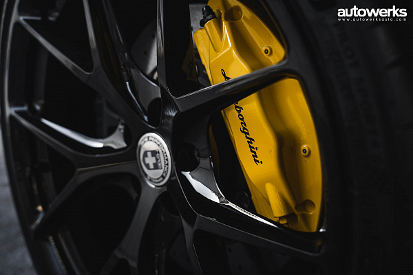 Фото дисков HRE P101 Черный глянец на Lamborghini Gallardo