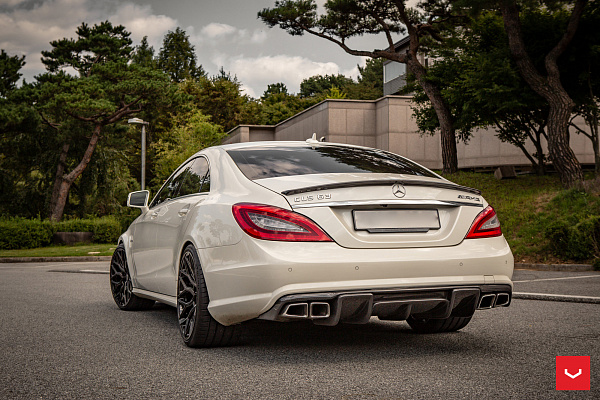 Фото дисков Vossen HF-2 Черный глянец на Mercedes-Benz CLS (C218)