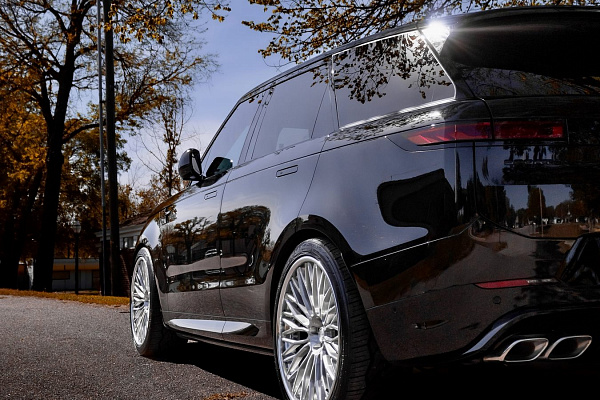 Фото дисков Anrky RF-340 Глянцевый лак на Range Rover Sport III
