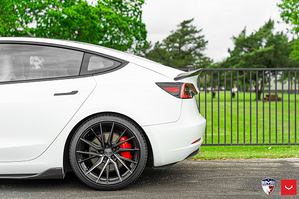 Фото дисков Vossen HF-4T Алмазная проточка на Tesla Model 3