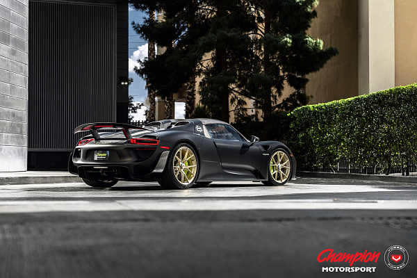 Фото дисков Vossen RS74 Глянцевое золото на Porsche 918 Spyder