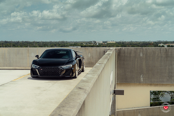 Фото дисков Vossen LC3-01T Глянцевый лак на Audi R8 (4S)