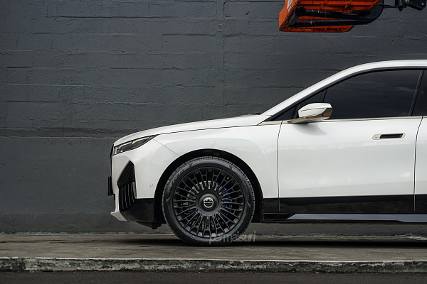 Фото дисков Brixton Forged LX01 Черный сатин на BMW iX