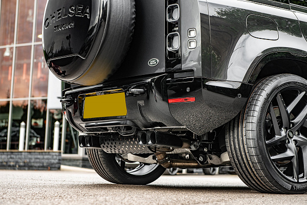 Фото дисков Kahn Type 52 RS Черный сатин на Land Rover Defender II