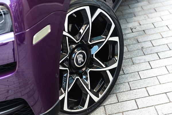 Фото дисков Kahn Type 55 RS Алмазная проточка на Rolls-Royce Cullinan